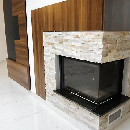 Al Hayat アパート