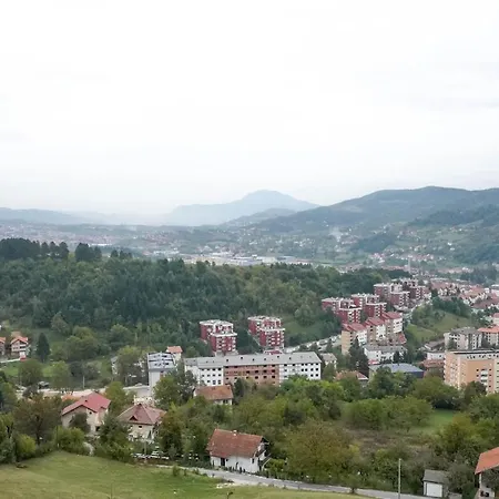 Al Hayat アパート