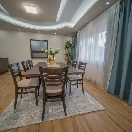 Al Hayat アパート