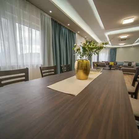 Al Hayat アパート